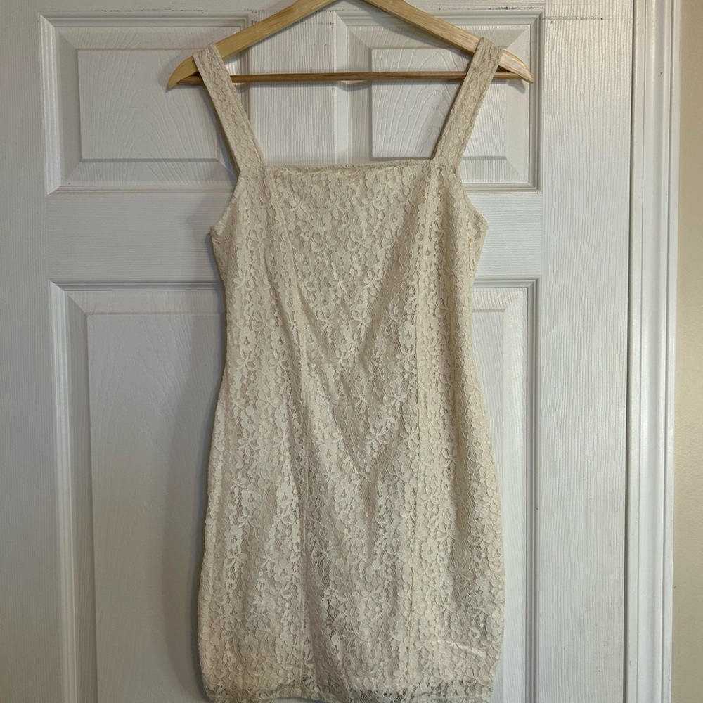 White/Cream Lace Dress